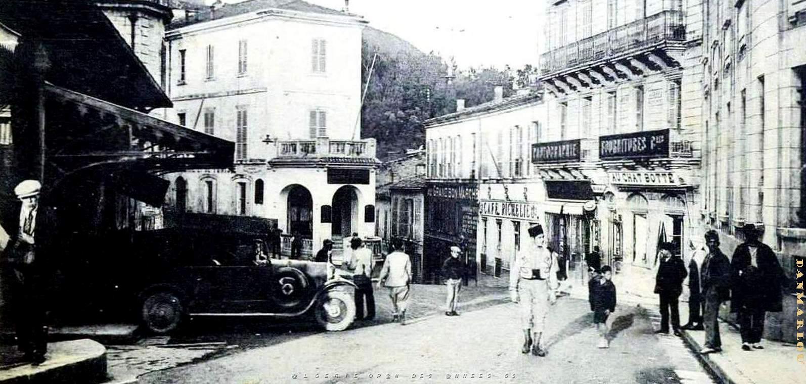 2481- Bougie - Place du Marche2 - 1929.jpg